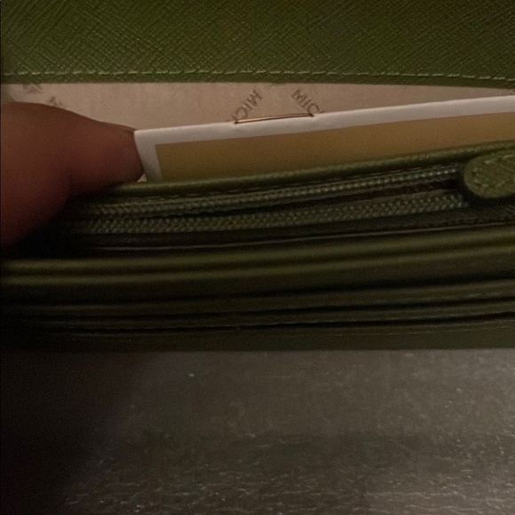 MICHAEL kors wristlet wallet - Picture 4 of 5